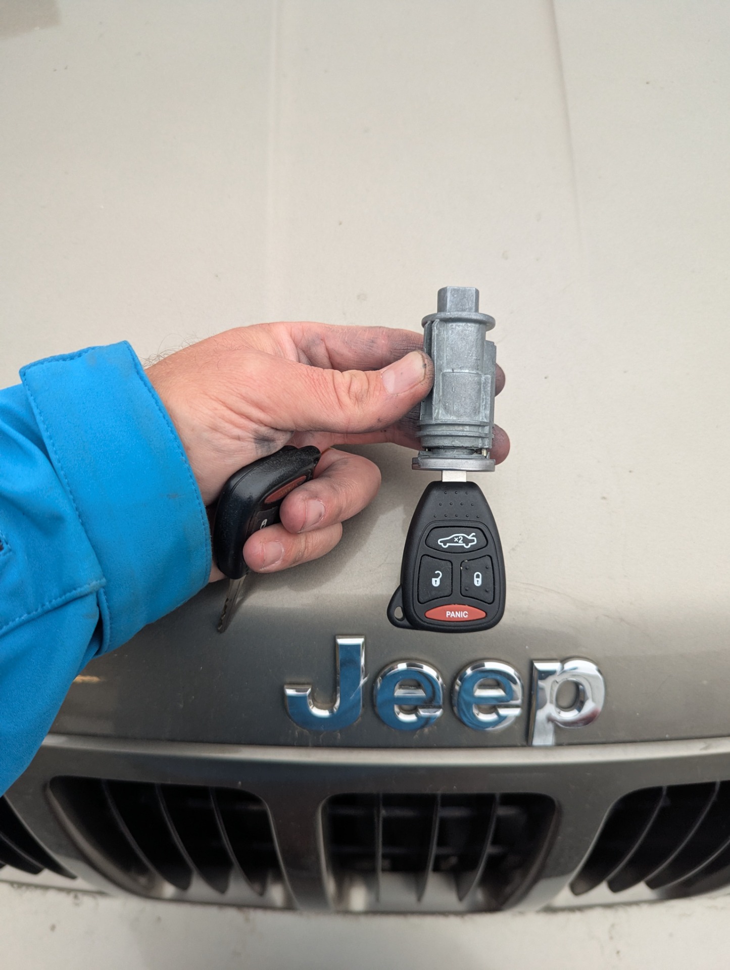 Kľúč a zámok spínacej skrinky pre Jeep Grand Cherokee